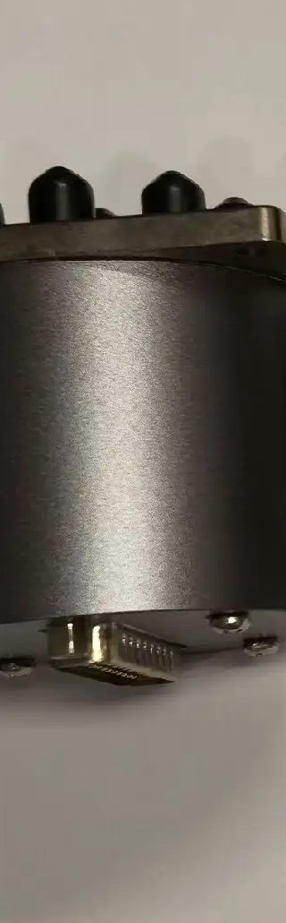 SP8T 开关模块